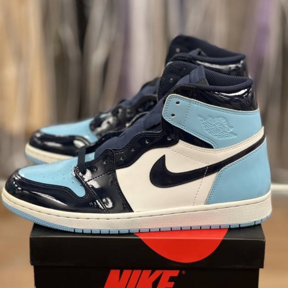 Wmns Air Jordan 1 Retro High OG “Blue Chill” UNC
Used In Good Condition